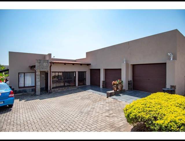 6 BEDROOM HOUSE FOR SALE IN WHITE RIVER EXT 18